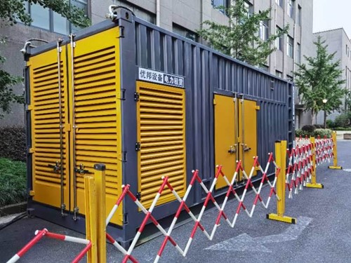 大方如何使用转速表检查发动机的转速？