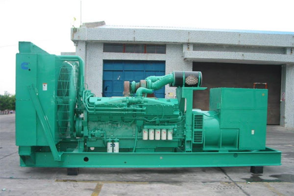 大方工厂发电机应急发电时如何更准确地检查发电机状态？